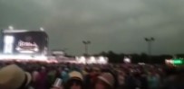 Festivale Yıldırım Düştü Açıklaması 15 Yaralı