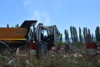 HAFRİYAT KAMYONU - Tosya'da Park Halindeki Hafriyat Kamyonu Yandı