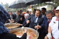 Bakan Eroğlu'ndan Vatandaşlara Aşure İkramı