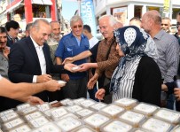 AŞURE GÜNÜ - Başkan Aşure Dağıttı