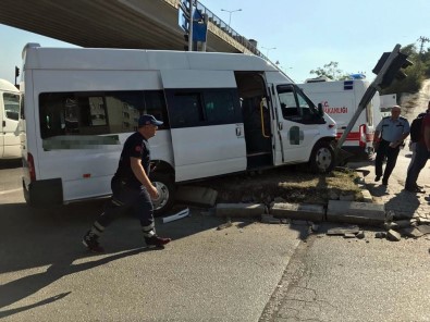 Samsun'da Trafik Kazası Açıklaması 13 Yaralı
