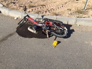 Karaman'da Otomobille Motosiklet Çarpıştı Açıklaması 1 Ölü