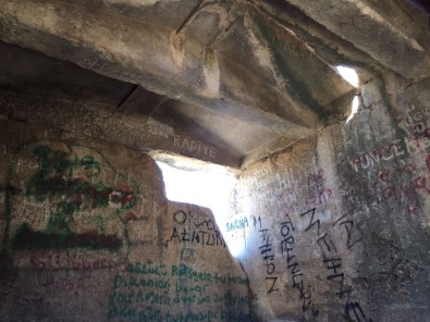 2500 Yıllık Lahit Mezarı Yap Boz Tahtasına Çevirdiler