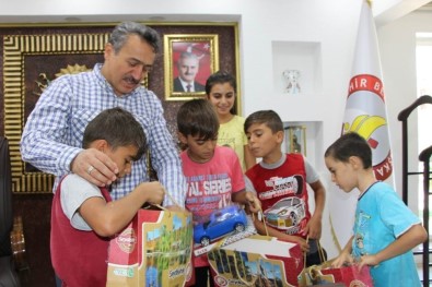 Başkan Tutal, Çocuklarla Bayramlaştı