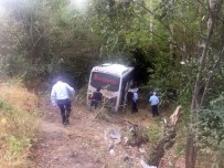 ÇAYDIBI - Amasya'da Midibüs Şarampole Uçtu Açıklaması 26 Yaralı