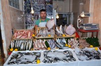 ORHAN YıLDıZ - Balıkesir'de İlk Balıklar Tezgahta