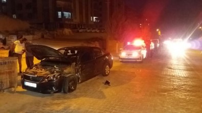 Besni'de 2 Otomobil Çarpıştı Açıklaması 1 Yaralı