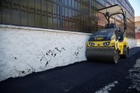 Büyükşehir Belediyesi 2 Okulun Bahçesini Asfaltladı