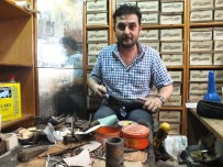 İSMAIL BATUR - Çifte Diplomalı Ayakkabıcı