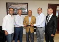 ALTıNOK ÖZ - İstanbullu Hakemlerden Başkan Altınok Öz'e Ziyaret