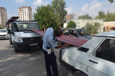 Kamyonetteki Çinkolar Otomobilin İçeri Girdi