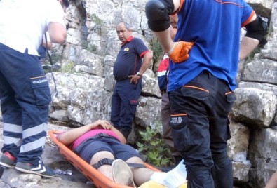 Kayalıklarda Mahsur Kalan Şahıs 4 Saatlik Operasyonla Kurtarıldı