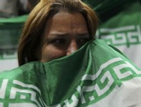 KADIN TARAFTAR - Suriyeli kadınlar maça girdi, İranlılar kapıda kaldı!