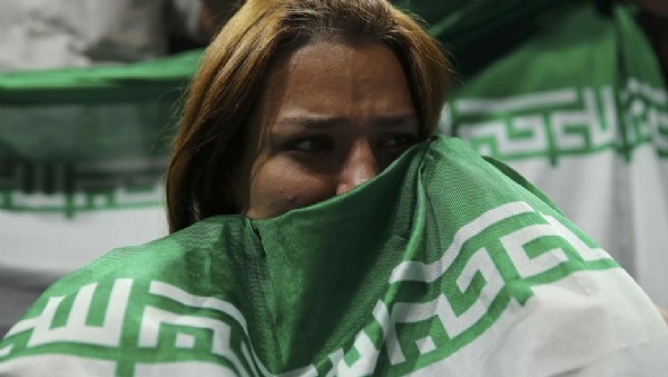 Suriyeli kadınlar maça girdi, İranlılar kapıda kaldı!