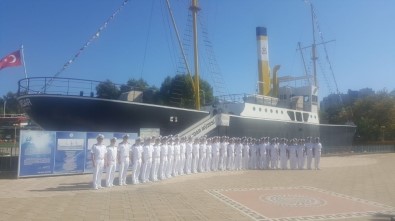 Deniz Harp Okulu Öğrencilerinden Gazi Alemdar Müze Gemisi'ni Ziyaret Etti