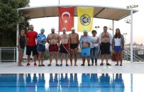 TENİS KULÜBÜ - Engelleri Kulaç Atarak Aşıyorlar