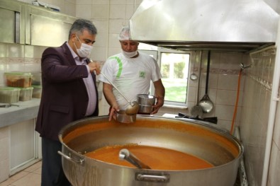 Ereğli'de Günde Bin 500 Vatandaşa Sıcak Yemek