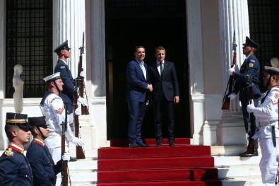 Fransa Cumhurbaşkanı Macron Ve Yunanistan Başbakanı Çipras Görüştü