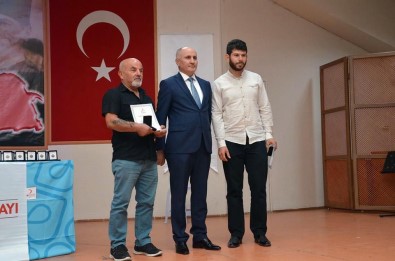 Kızılay, Karaman'da En Fazla Kan Bağışında Bulunanları Madalyayla Ödüllendirdi