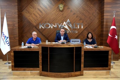 Konyaaltı Belediyesi'nden İsmail Balaban'a 200 Bin Lira