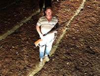 TARLABAŞı - Manisalı çiftçinin 'üzüm nöbeti'