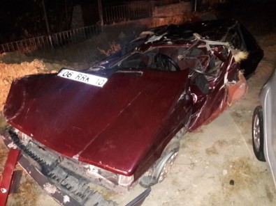 Sivas'ta Trafik Kazası Açıklaması 2 Yaralı