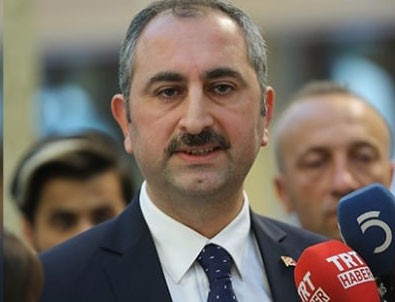 Adalet Bakanı Gül: Hukuk açısından çok büyük bir skandal