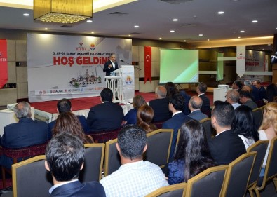 Adana'da Ar-Ge Sanayi Akademi Buluşması