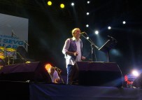 DENİZ TÜRKALİ - Beylikdüzü'nde Edip Akbayram Konseri