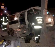GÜLLÜBAHÇE - Göçmenleri Taşıyan Minibüs Kaza Yaptı Açıklaması 1 Ölü, 20 Yaralı