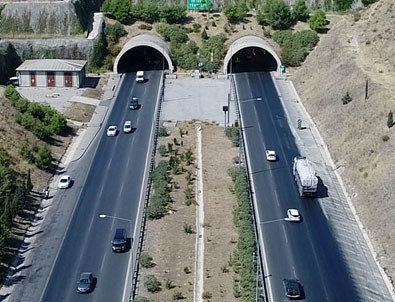 İzmir'deki tüneller ulaşımı rahatlatıyor