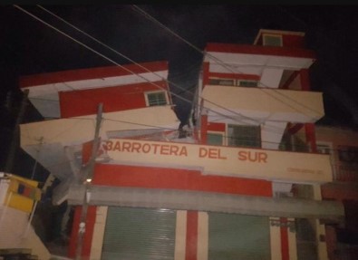 Meksika 8 Şiddetindeki Depremle Sarsıldı Açıklaması 5 Ölü