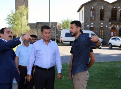 Mustafa Sarıgül, Akşener'in Partisine Katılacağı İddialarına Cevap Verdi