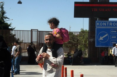 Bayramı Ülkelerinde Geçiren Suriyeliler Türkiye'ye Dönüyor