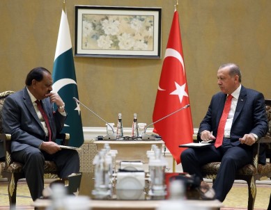 Cumhurbaşkanı Erdoğan İran Ve Pakistan Liderleriyle Görüştü