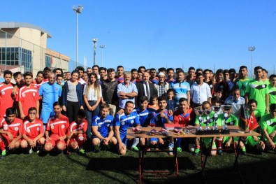 Trabzon'da Yaşayan Göçmenler İçin Futbol Turnuvası Düzenlendi