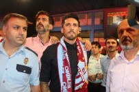 Trabzonspor Taraftarı Sosa Ve Volkan Şen'i Omuzlarına Aldı