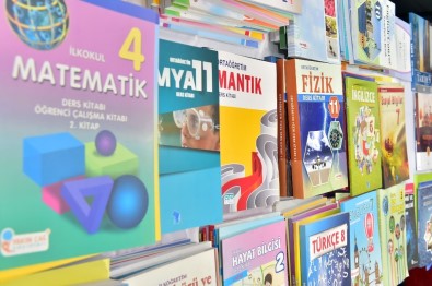 Türkçe 6. Sınıf Kitaplarındaki 'Ayılı' Karikatürün Yer Aldığı 13'Üncü Sayfa İmha Edildi