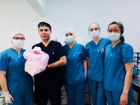 SEZARYEN DOĞUM - Edirne'de 2018'İn İlk Bebeği 'Ecrin Bebek'
