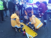 TRAFİK ÖNLEMİ - Kutlamalar Sonrası Trafiğe Açılan Kızılay'da Yılın İlk Kazası