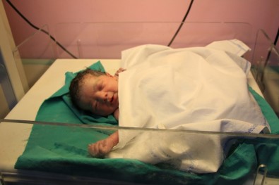 Mardin'de Yılın İlk Bebeği Burak Bebek Oldu
