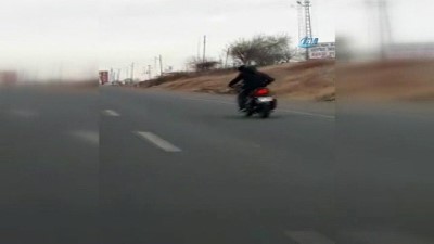 Motosiklet Sürücüsünün Tehlikeli Yolculuğu