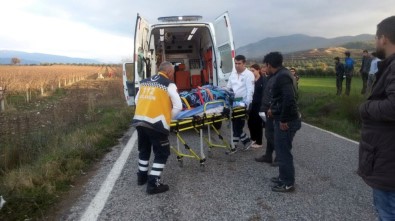 Saruhanlı'da Motosiklet Kazası Açıklaması 2 Yaralı