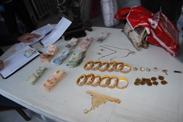 Film gibi uyuşturucu operasyonu!