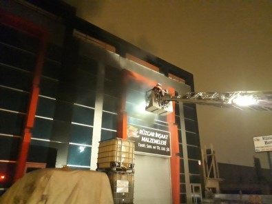 Başkent'te Boya İmalathanesinde Yangın Paniği
