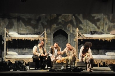 'Bimarhane Nisan 1919 İstanbul' Tiyatro Oyunu Malkara'da Sahnelendi