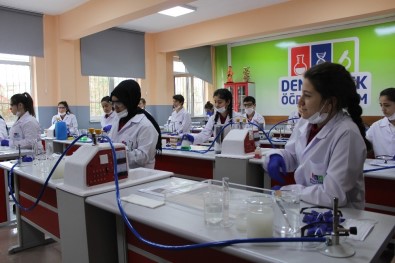 Kocaeli'nde 74 Okula Fen Laboratuvarı Kuruluyor