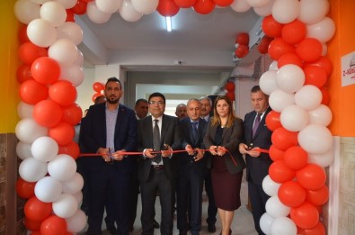 Mezitli Viranşehir 75. Yıl Ortaokulunda 'Z Kütüphanesi' Açıldı