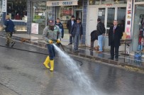 Adilcevaz'da Kış Ortasında Yol Yıkama Ve Temizlik Çalışması