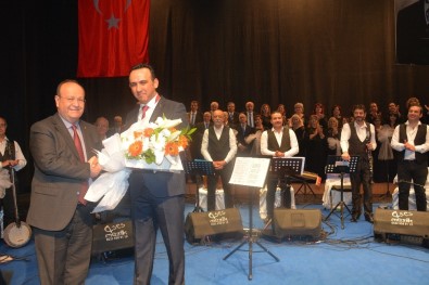 Efeler Belediyesi TSM Korosu'ndan Zeki Müren'i Anma Konseri